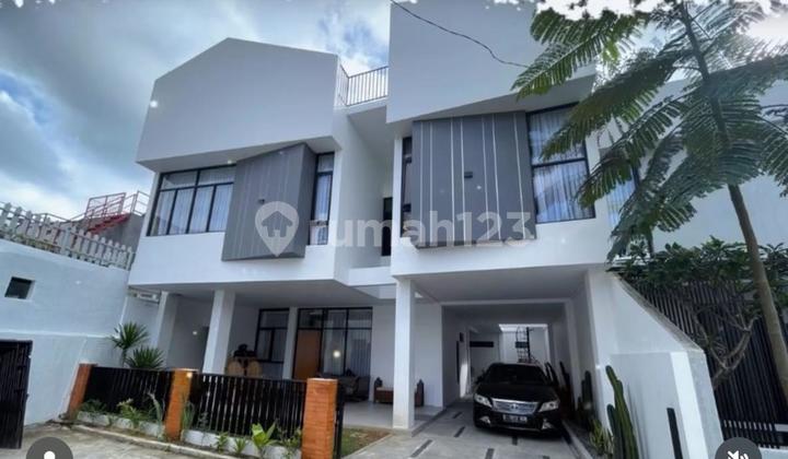 Rumah Vila Plus Kolam Renang Mini Futsal Dan Basket Lembang 