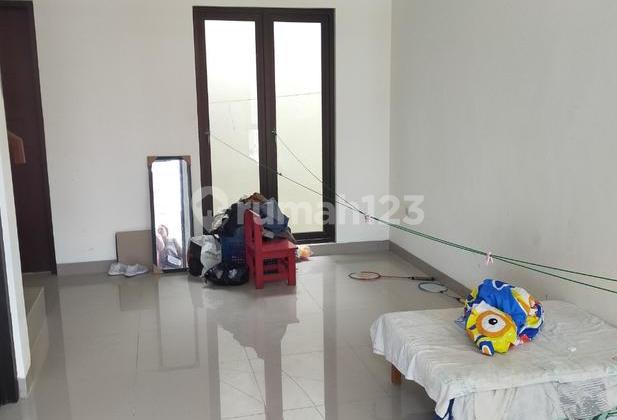 Rumah 2 Lantai Terawat Perumahan Grahayana Karawang  2