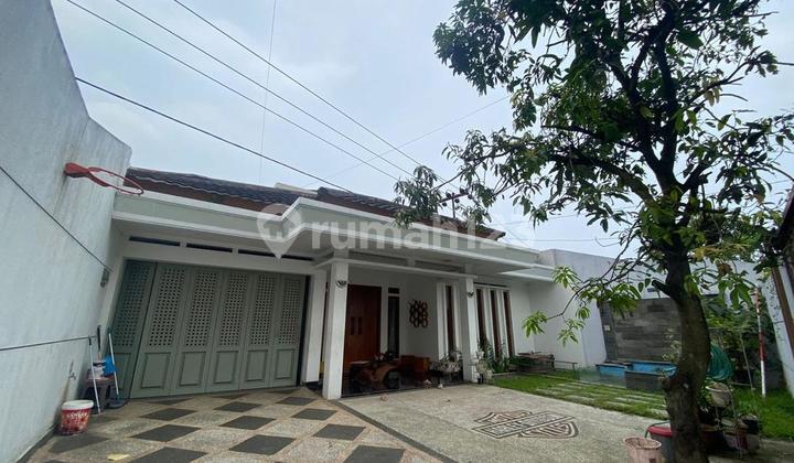 Rumah Dijual Mewah Ada Kolam Renang Di Mankahlega Margahayu  2