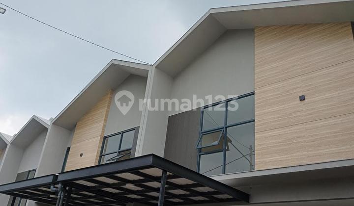 Ready-to-Occupy New House on Jl Budi Near Setraduta Complex, Bandung 2