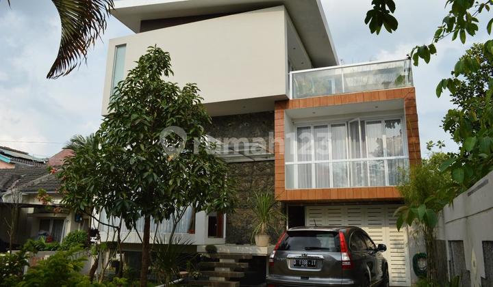 Rumah Cantik Terawat Di Margahayu Raya Bandung 