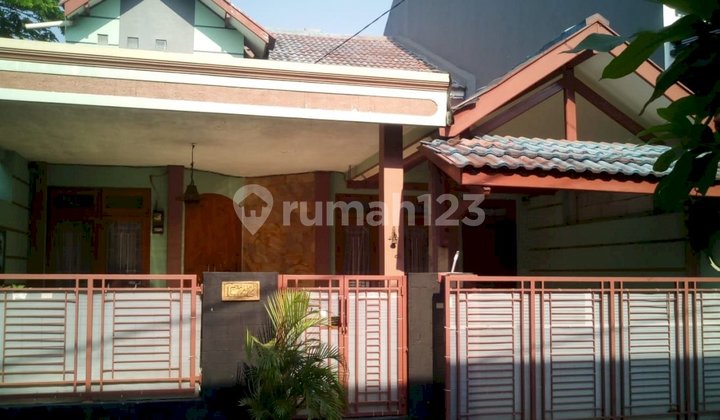 Well-Maintained House in Griya Timur Indah Complex, Mustikajaya, East Bekasi