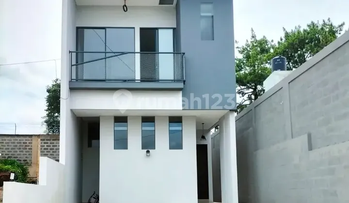 Ready-to-Occupy New House in Setiabudi Area, North Bandung Ready-to-Occupy New House in Setiabudi Area, North Bandung