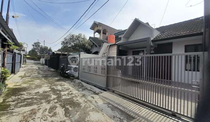 Minimalist New House with Spacious Land Garden in Cibaduyut, Bandung 2
