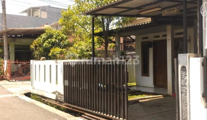Rumah Hook Tanah Luas Cisaranten Kulon Arcamanik Kota Bandung 
