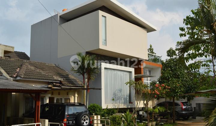 Beautiful Well-Maintained House on Neptunus Street, Margahayu, Bandung 2