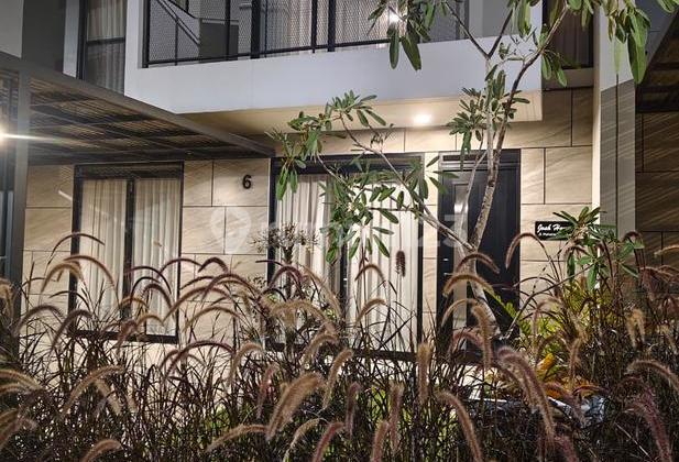 Rumah Villa Full Furnished Kolam Renang Kota Baru Parahyangan