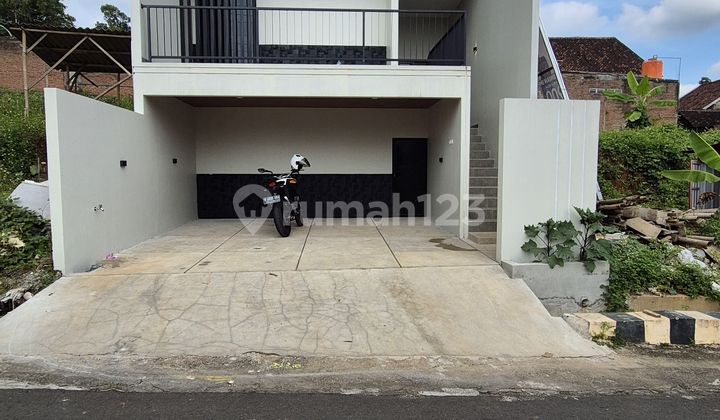 Di Jual Rumah Baru Mewah di Banyumanik Dekat Undip