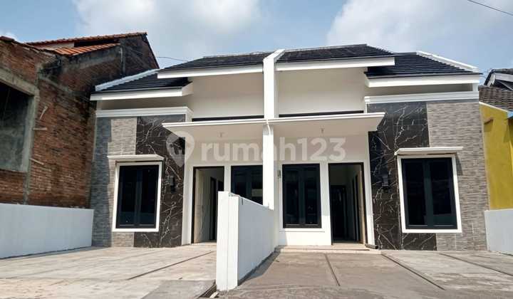 For Sale: New House in Gajahmungkur Near Tugu Muda 1