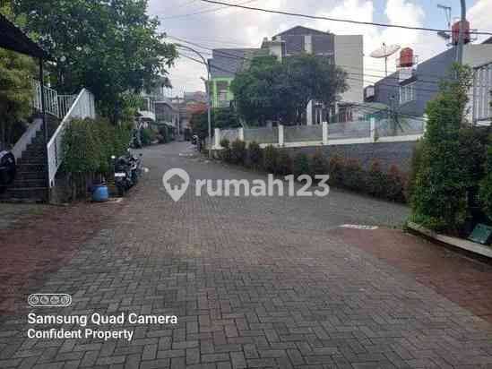 Rumah Cantik 3 Lantai Hook Dalam Komplek di Padasuka 2