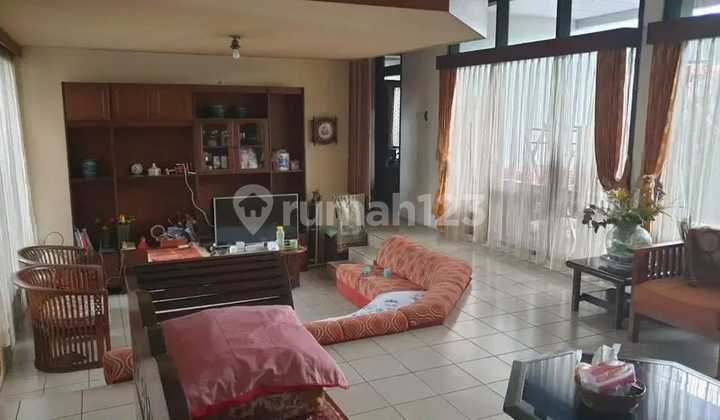 Dijual Rumah Tubagus Ismail Klasik Terawat - Akses Dekat Dago Kota Bandung