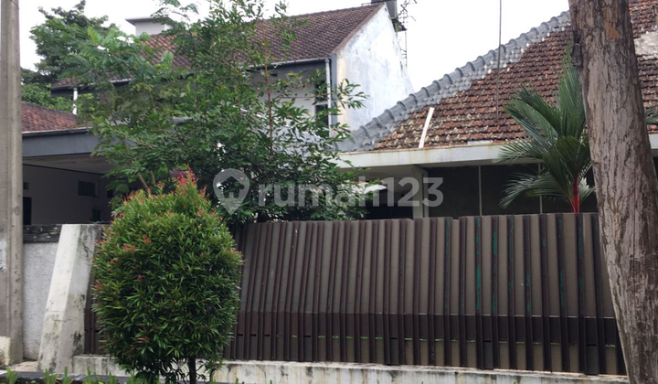Disewakan Rumah Lama Sayap Burangrang 2