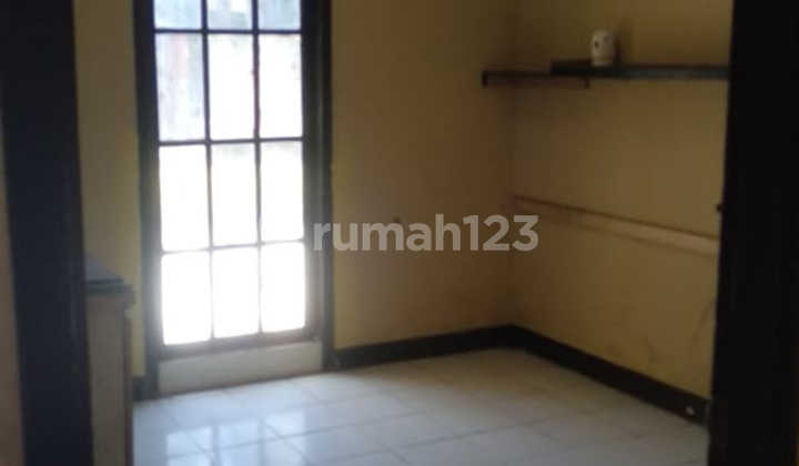 Disewakan Rumah Jalan Golf Barat Pinggir Jalan Strategis 8