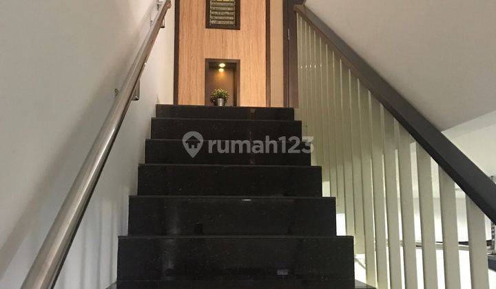 foto lainnya dijual rumah bagus shm maple
