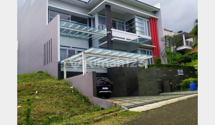 Rumah Dago Resort Modern Eksklusif Strategis ke Kota Bandung  1