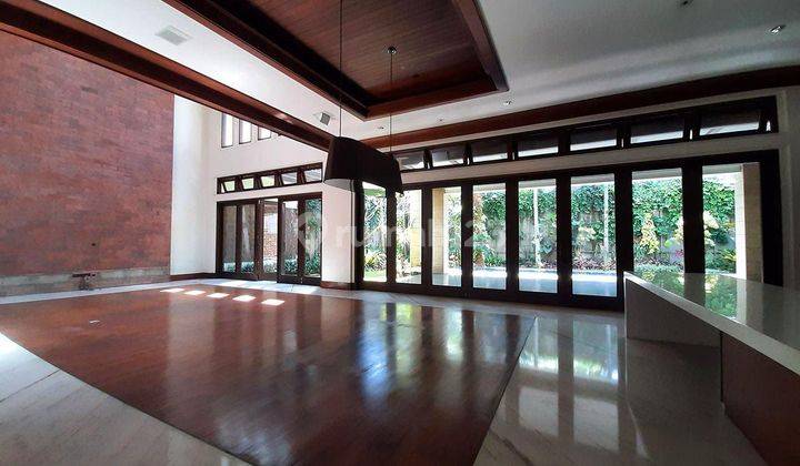 Rumah 2 Lantai Bagus Unfurnished SHM di Jl Kyai Gede Utama, Bandung 2