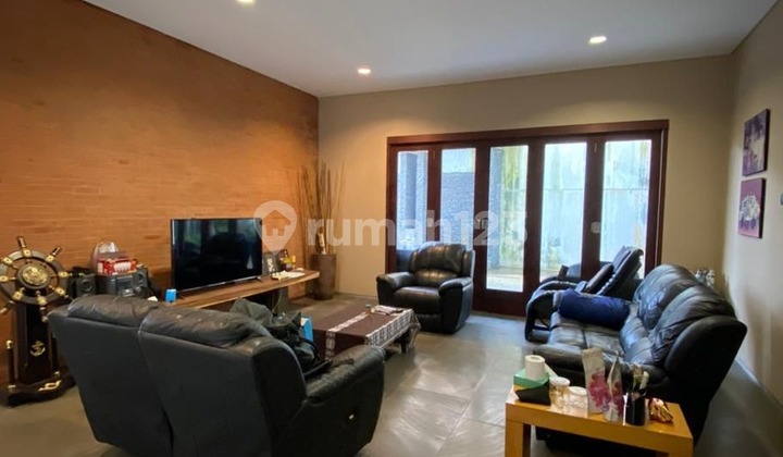 Rumah di Setiabudi Jantung Kota Bandung - Mewah dan Lokasi Strategis