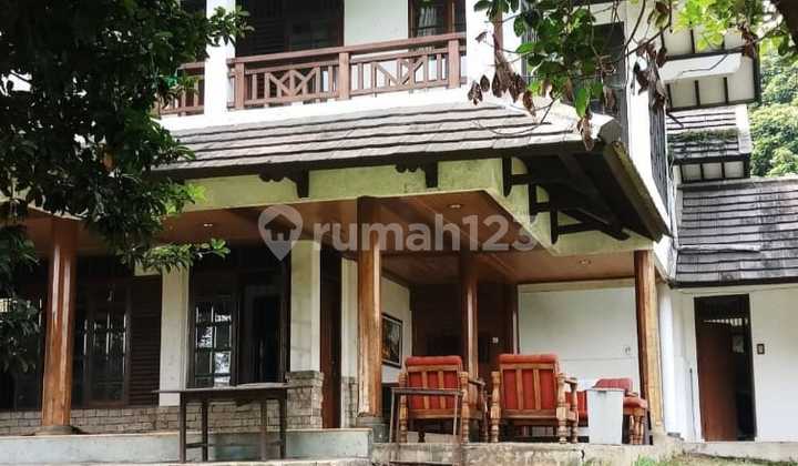 For Sale Well-Maintained Luxury Villa in Strategic North Bandung Location For Sale Well-Maintained Luxury Villa in Strategic North Bandung Location