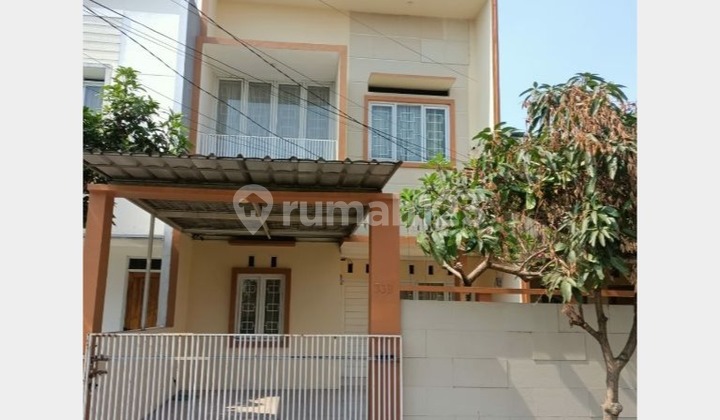 Dijual Rumah Terawat di Cisaranten Dekat Jalan Utama Soekarno Hatta Bandung Dijual Rumah Terawat di Cisaranten Dekat Jalan Utama Soekarno Hatta Bandung