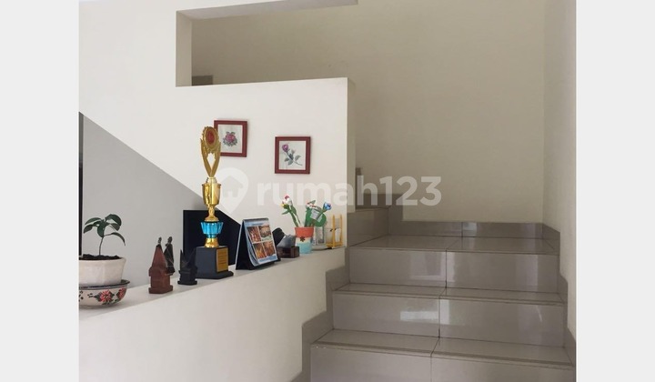 RUMAH DI SAYAP CIKUTRA MINIMALIS MODERN BANDUNG KOTA 2