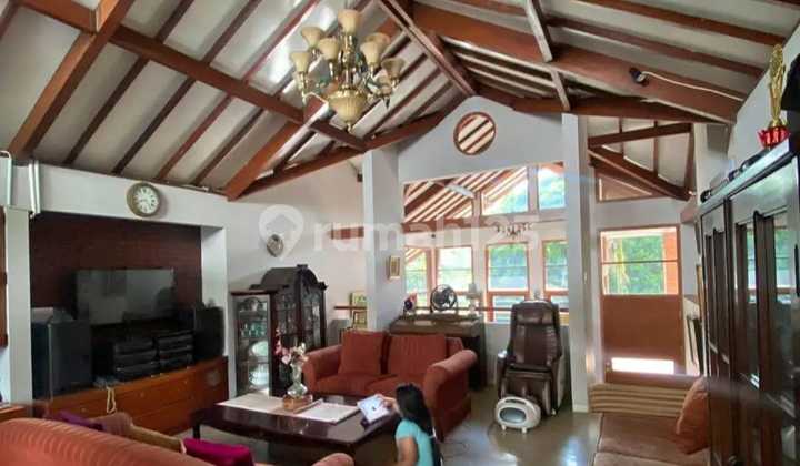 Prime Location! Rumah Dago Semi Furnish View Alam Kota Bandung