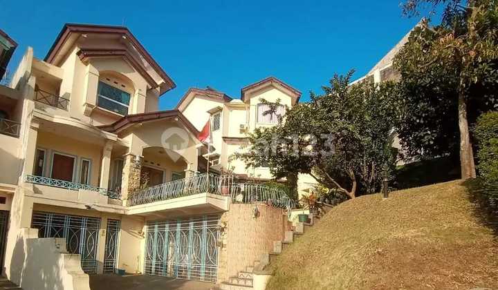 Rumah Lux Komplek Alamanda Tubagus Ismail Dago Kota Bandung