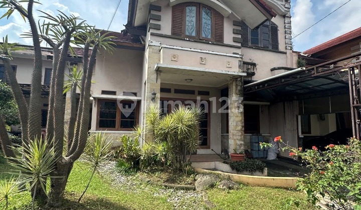 DIJUAL RUMAH TERAWAT DI PINUS REGENCY BANDUNG