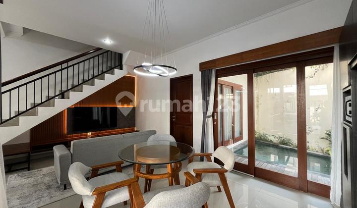 Rumah Siap Huni Onegate With Private Pool di Mumbul