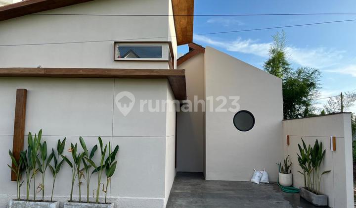 Japandi-Style Villa 2 Kamar Tidur Dekat dengan Pantai Kedungu