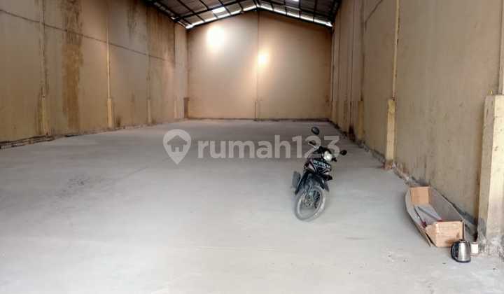 Avian Pekanbaru Warehouse Avian Pekanbaru Warehouse