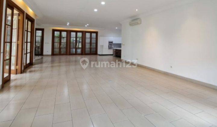 Rumah disewakan di Kemang jakarta selatan bisa utk kantor juga 2