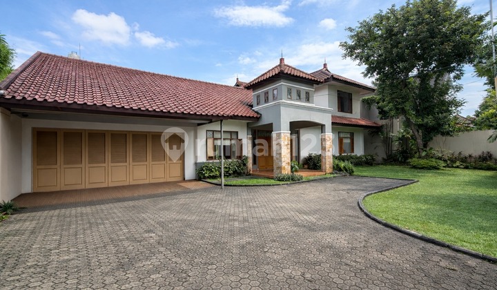 Disewakan Rumah Hunian Klasik Area Jl. Bdn Cipete Disewakan Rumah Hunian Klasik Area Jl. Bdn Cipete