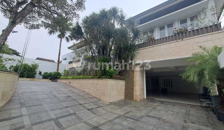 DISEWAKAN RUMAH MEWAH AREA SENOPATI JAKARTA SELATAN