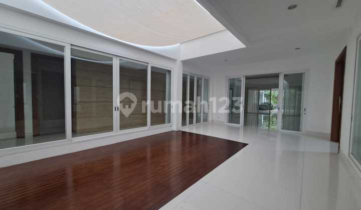 FOR RENT: LUXURY HOUSE IN SENOPATI AREA, SOUTH JAKARTA 2