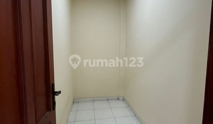 Disewakan Tempat Usaha Ex Supermarket Area Kebayoran Baru 2