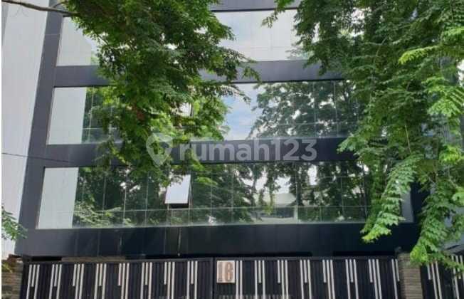 Dijual Ruang Usaha Strategis Dekat Pusat Perbelanjaan dan MRT Dijual Ruang Usaha Strategis Dekat Pusat Perbelanjaan dan MRT