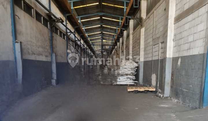 Moh Toha Warehouse Flood-Free Area Negotiable Price