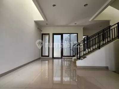 Rumah Summarecon Turun Harga Siap Pakai