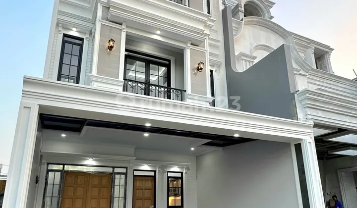 3-Story House in Jagakarsa, South Jakarta 1