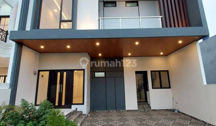 Rumah Minimalis Modern Dalam Cluster Dengan Rooftoop Dekat Arkadia 1