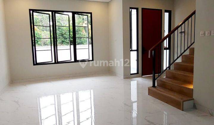 Rumah Baru 3 Lantai Di Lokasi Strategis Pinggir Jalan Di Jakarta Selatan 2