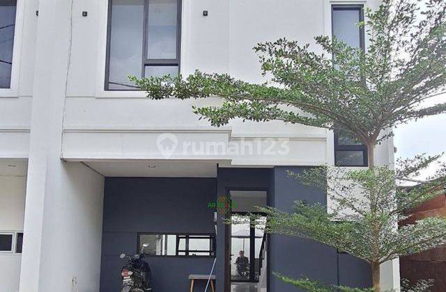 Rumah MEWAH 2 Lantai Dekat PINTU TOLL Depok 2