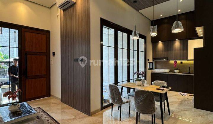 Rumah Mewah Dengan Rofftoop Dalam Cluster Di Pondok Cabe 2