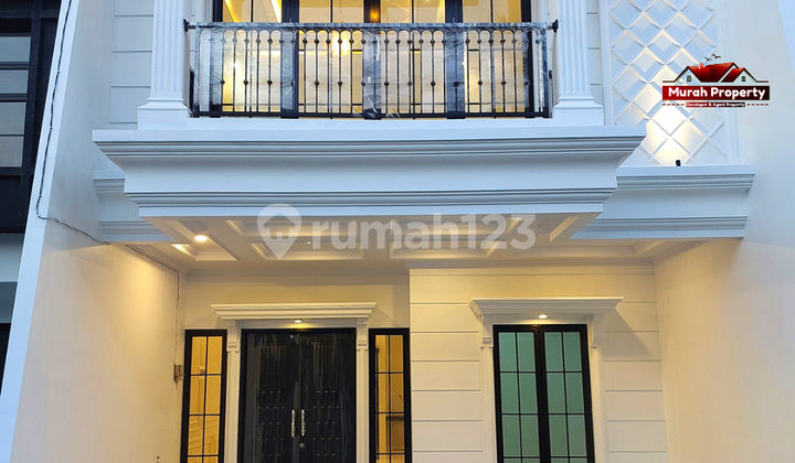 New 3-Story House in Jagakarsa Near Fesari Brigif Toll Road Close to Cilandak KKO 2