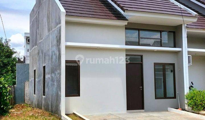 Rumah hook 2 lantai luas di jatimurni bekasi 2