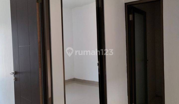 Rumah hook 2 lantai luas di jatimurni bekasi 2