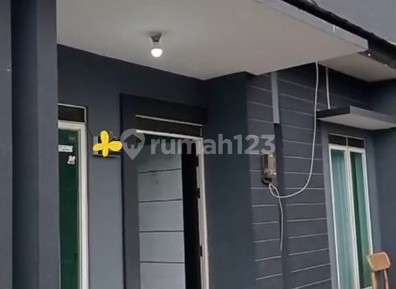 Ready-to-Occupy Comfortable and Strategic House in Taman Kopo Indah 3 Ready-to-Occupy Comfortable and Strategic House in Taman Kopo Indah 3