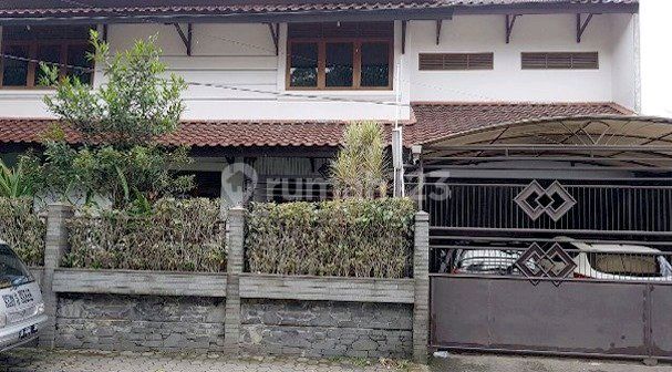 Rumah 2 Lantai di Pusat Kota Bandung Jl Cikudapateuh Dalam Rumah 2 Lantai di Pusat Kota Bandung Jl Cikudapateuh Dalam