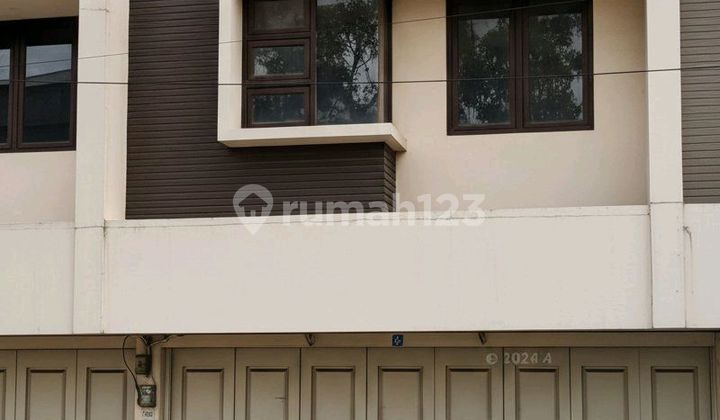 2-Story Ready-to-Use Shophouse on Adhyaksa Street, Buahbatu Extension