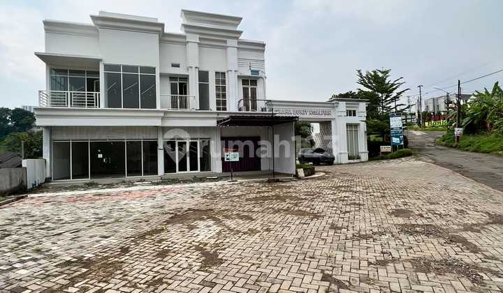 For Sale: Ready-to-Use Shophouse in Graha Bukit Ngaliyan 1